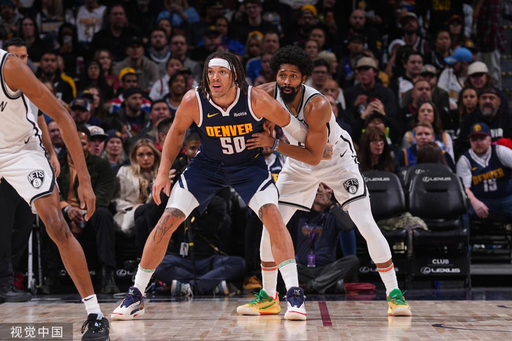 他早年在B 他早年在B